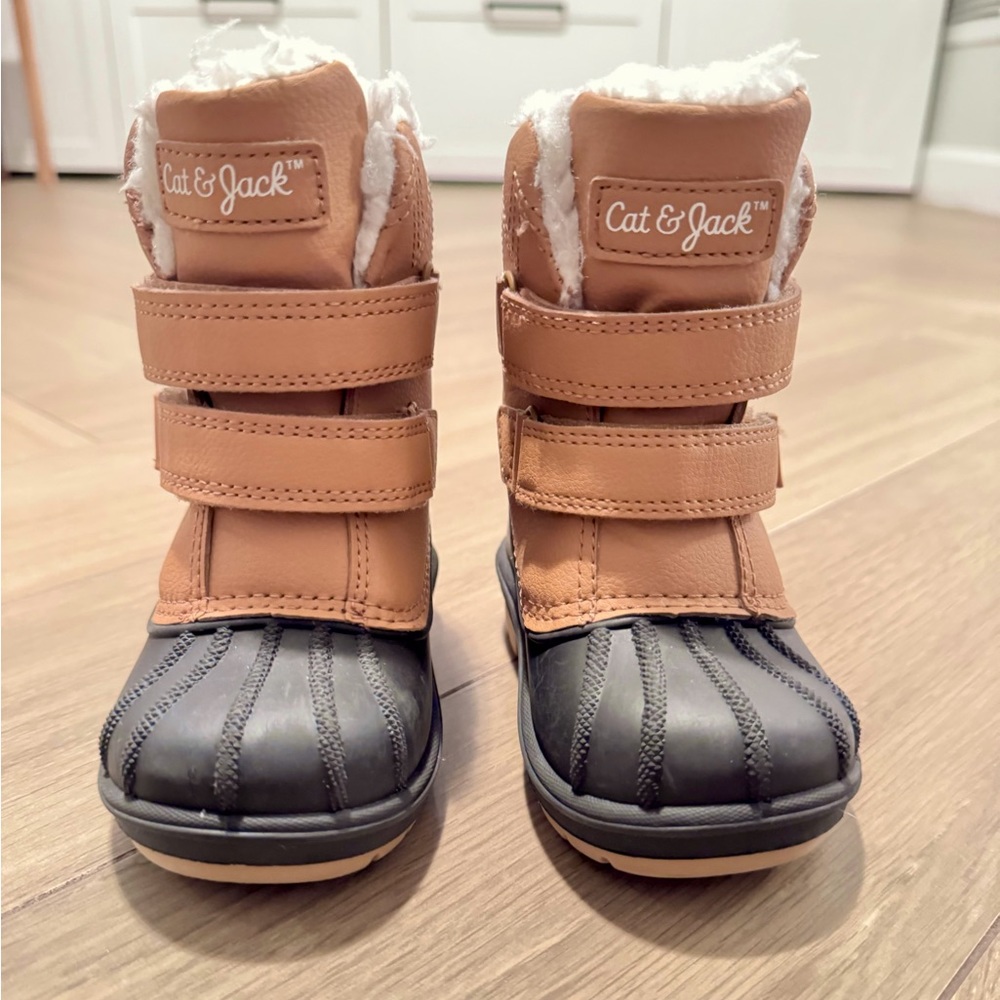 Cat & Jack™ Denver Winter Snow Boots 6T Unisex - LIKE NEW